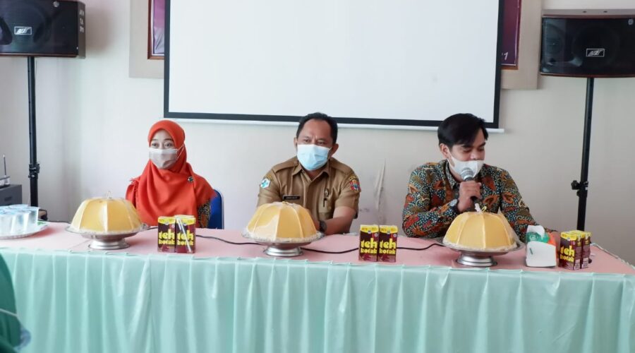 Dekan FKK dan Ketua Prodi Profesi Ners bersama kepala Puskesmas Lempa